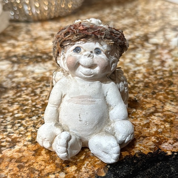 White Cherub Figurine Vintage Kristen 1999 - Picture 1 of 5